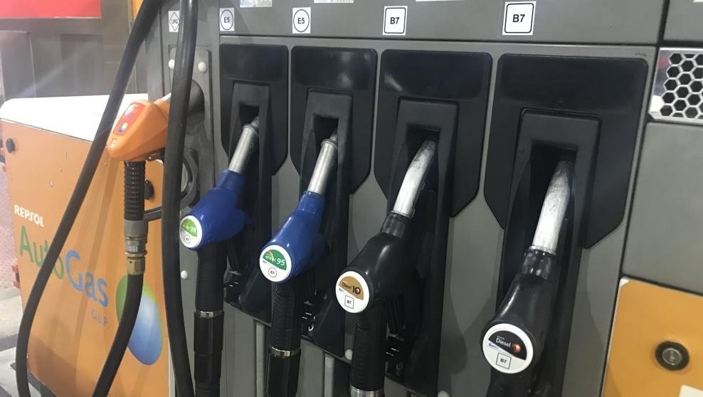 guia-basica-para-saber-que-combustible-tienes-que-repostar-a-partir-de-hoy