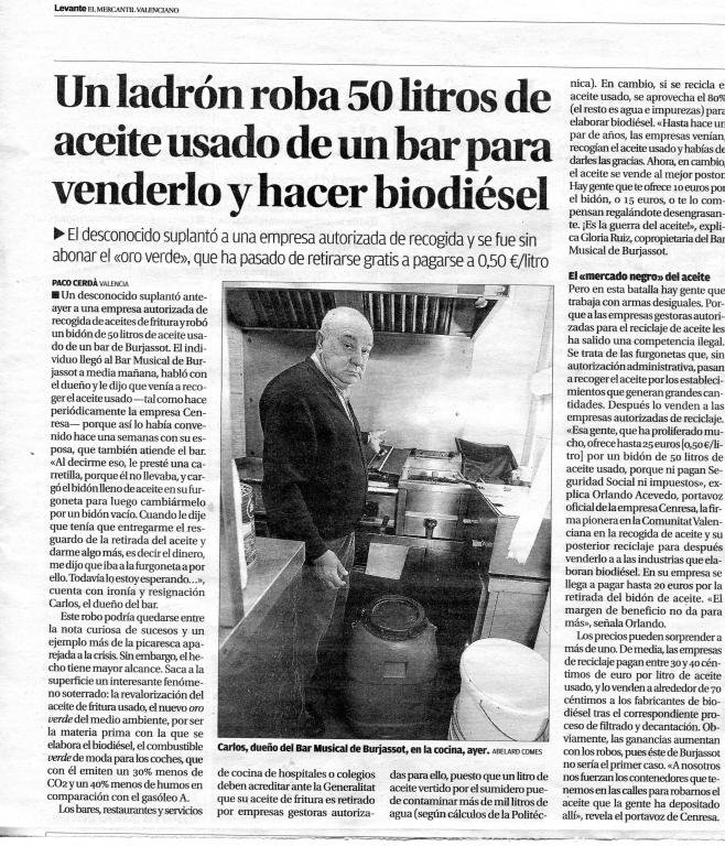 un-ladron-roba-50-litros-de-aceite-usado-de-un-bar