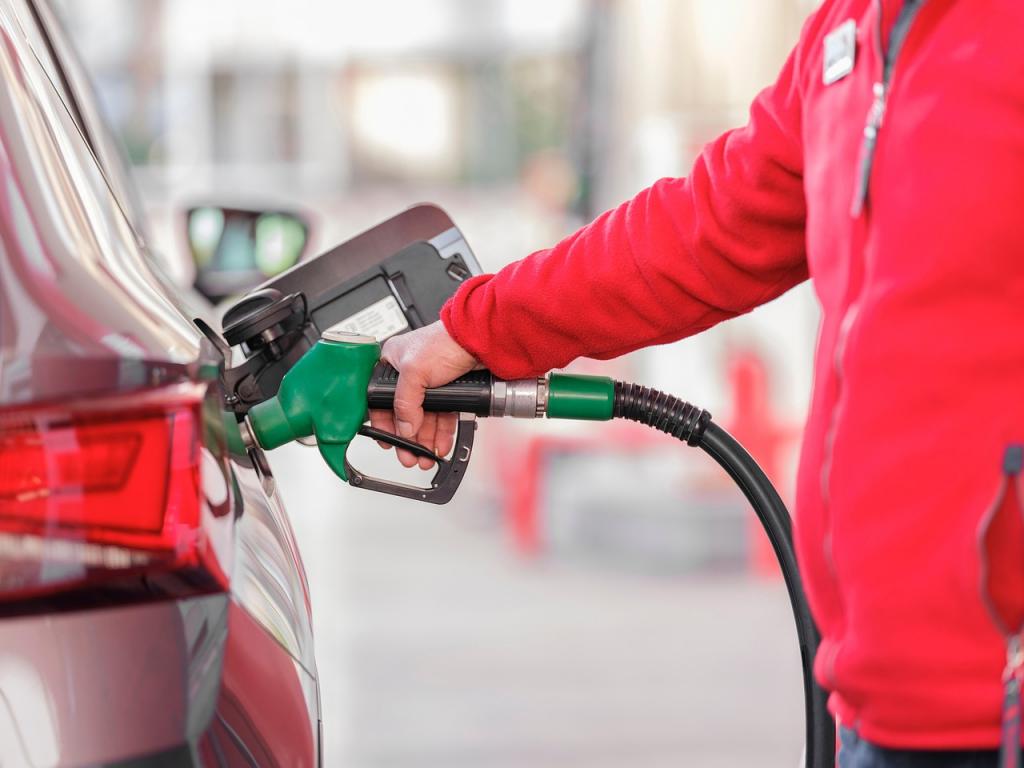 la-gasolina-se-acerca-a-los-2-e-litro