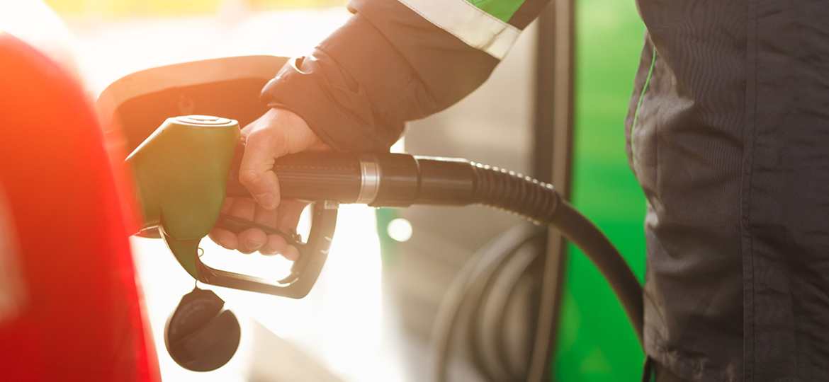 Desaparece el IVA reducido a los carburantes, pero el Gobierno mantiene parte de la rebaja a través del Impuesto de Hidrocarburos