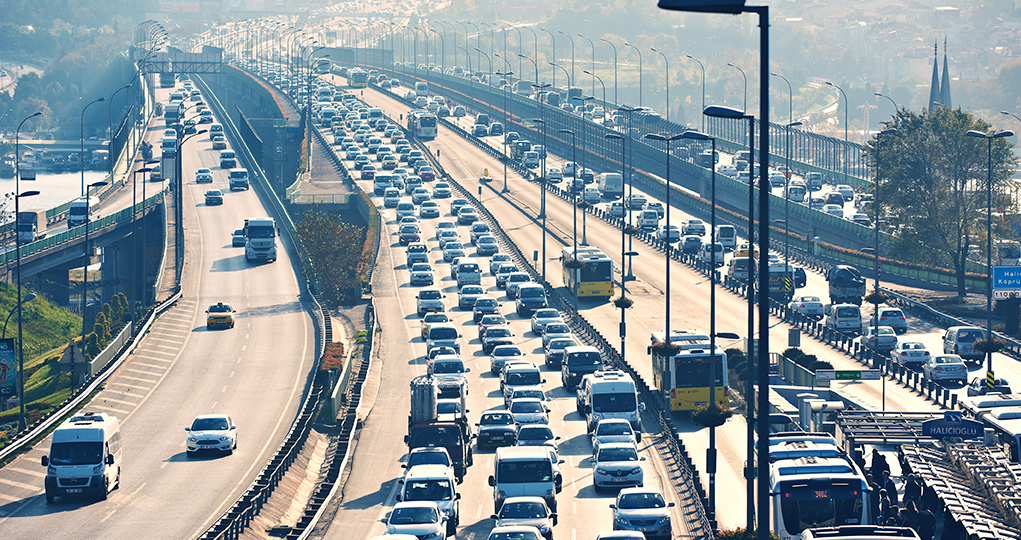 Los combustibles renovables reivindican su papel como una solución inmediata para reducir las emisiones del transporte